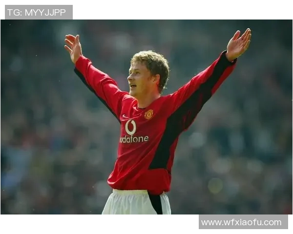 足球明星高峰的成长历程与辉煌成就全解析